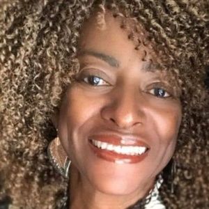 Meet your Posher, Paula